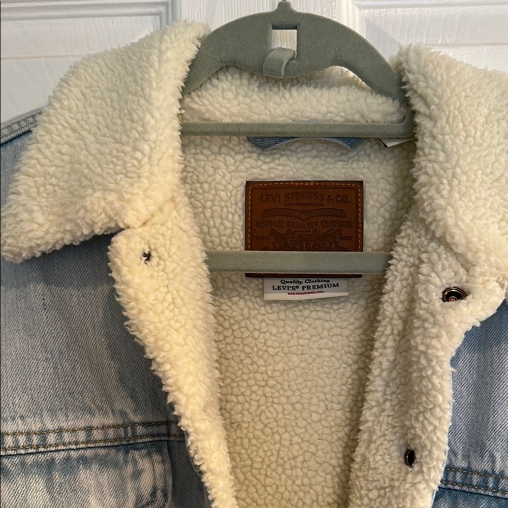 Women’s Light Blue Denim Jacket with Sherpa Lining - Picture 2 of 6
